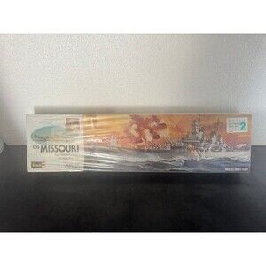 Battleship VTG 1977 Revell USS MISSOURI "The Mighty Mo" US Navy Kit